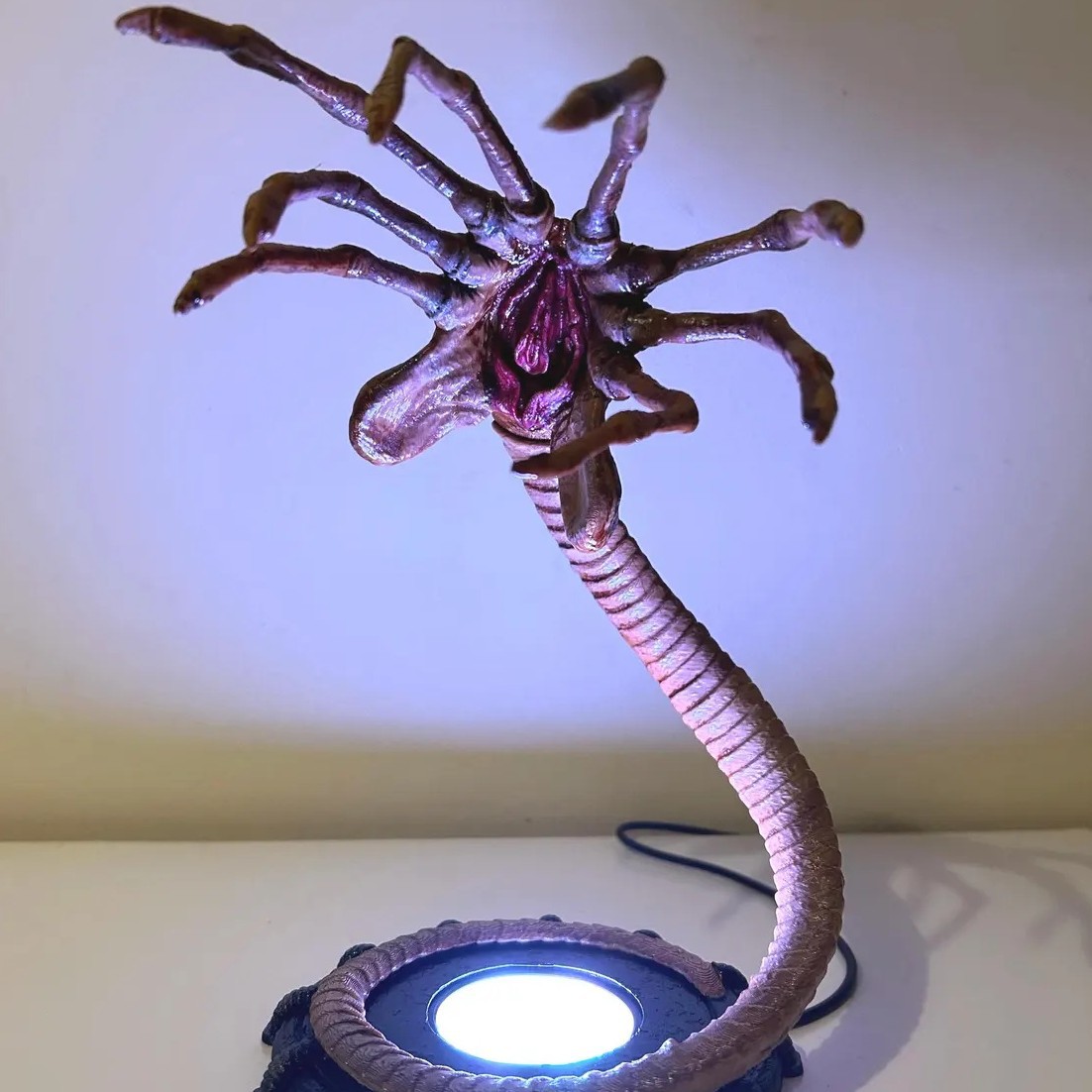 Alien Facehugger Lamp Nightlig - Home Decor Com 评论和价格