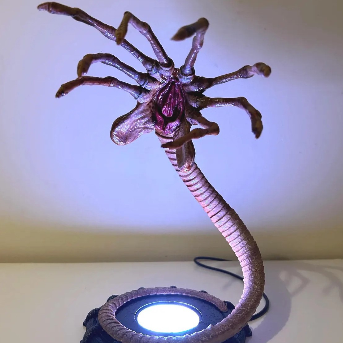 Alien Facehugger Lamp Nightlig - Home Decor Com 评论和价格